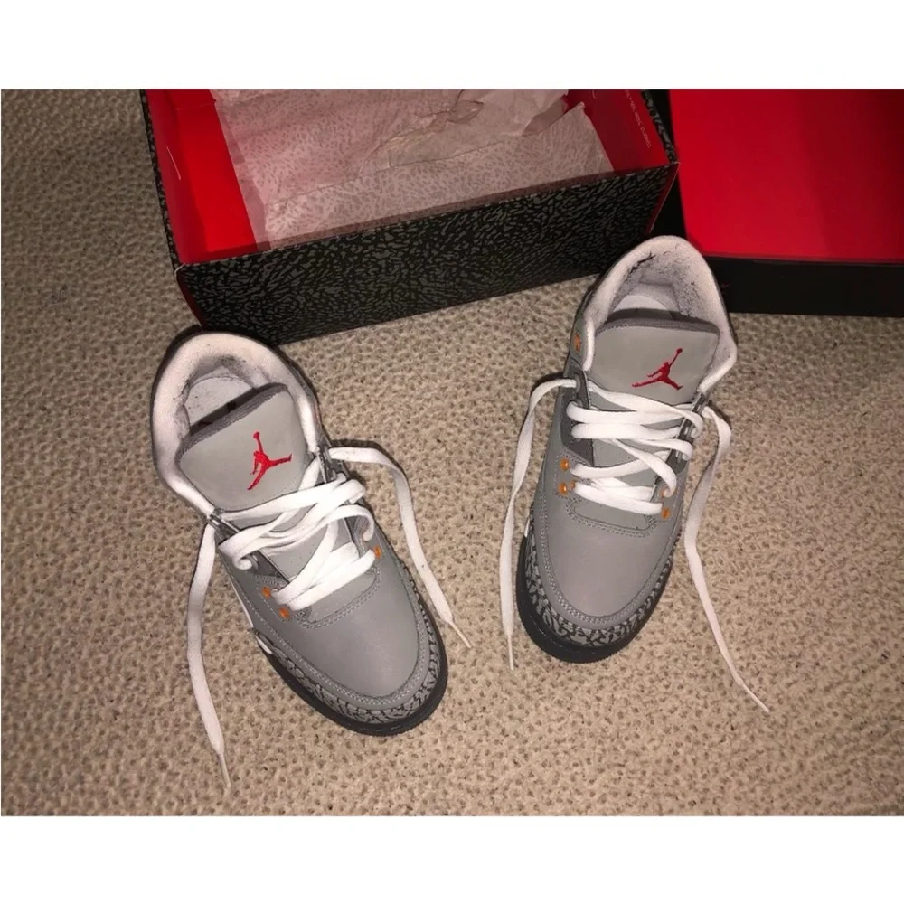 🔥AIR JORDAN III RETRO ‘COOL GREY’🔥 - Picture 3 of 10